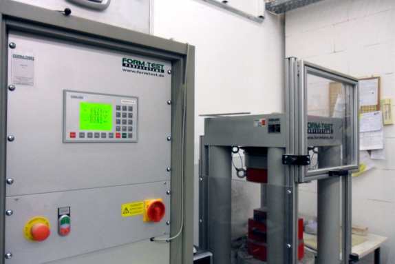 Prüfpresse für Beton (Druckfestigkeit, E-Modul)